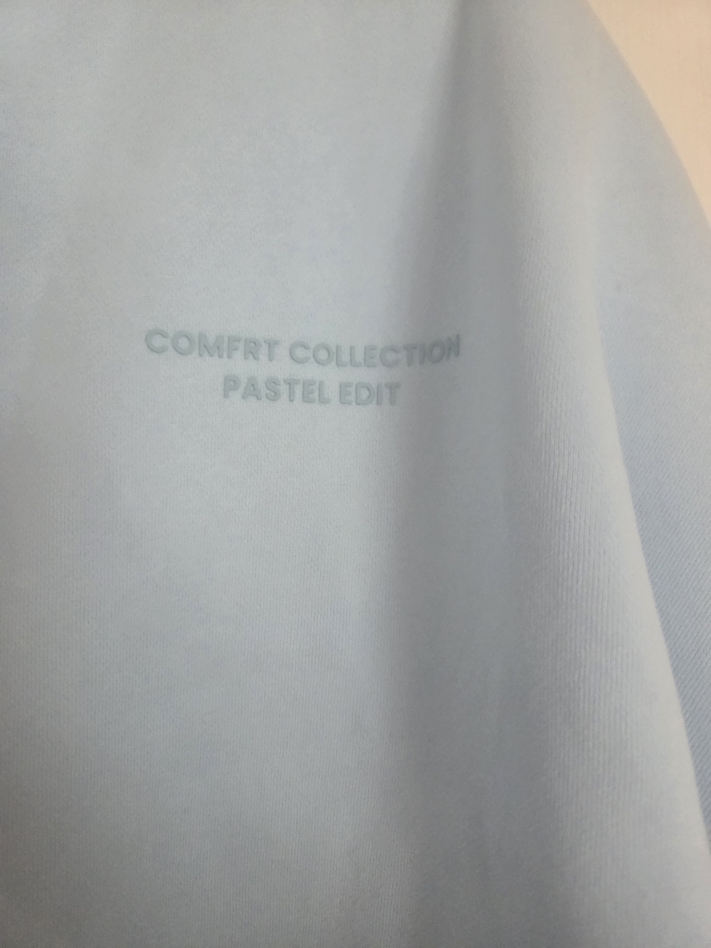 Comfrt Brand New Never Worn Baby Blue Zip-Up Hoodie Size Large - Picture 2 of 5